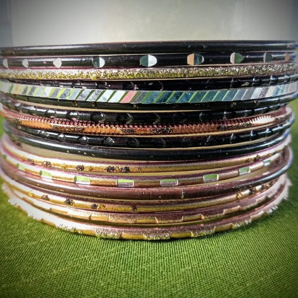 Fashion Bangle Set (17 Bangles)